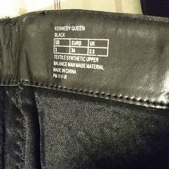 Kenneth Cole Reaction boots (Kennedy Queen). - Picture 3 of 3